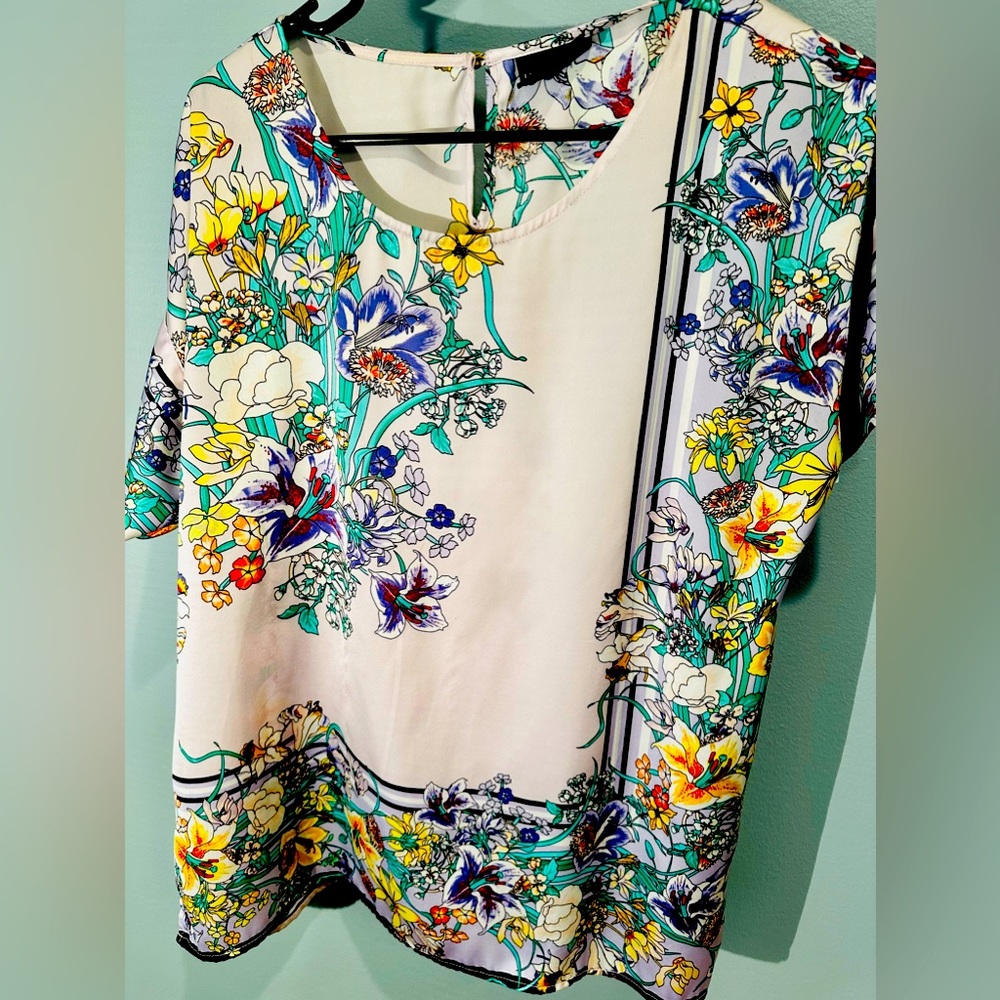 Liz Claiborne Career Floral short sleeve Blouse size Medium